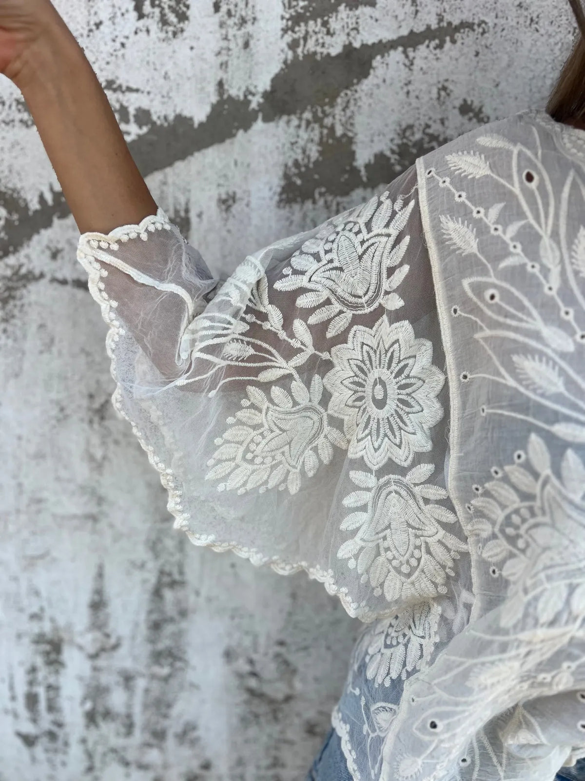 Women's Round Neck Floral Lace Casual Top