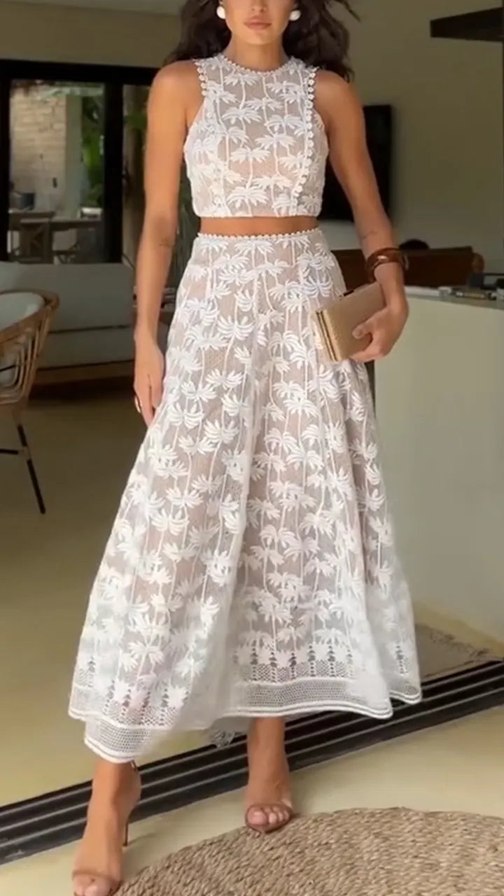 Women Round Neck Sleeveless Embroidered Pattern Top + Patchwork Half Skirt Vacation Casual Style Set